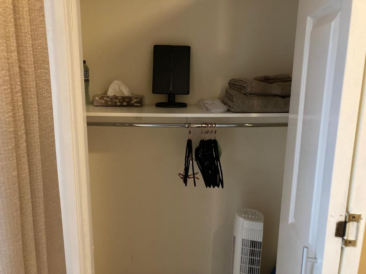 Comfortable Room With Private Balcony And Shared House 런던 외부 사진